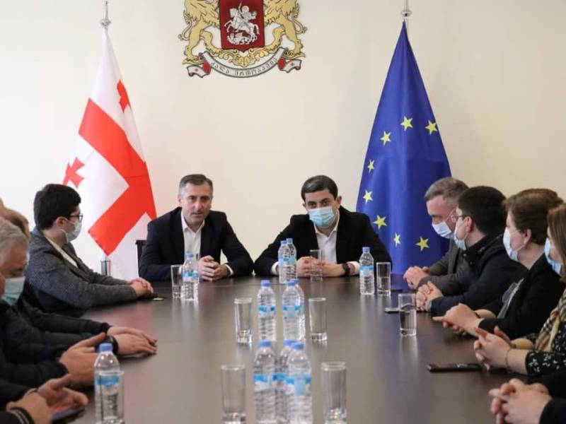 ოტე ანანიაშვილმა რაჭა-ლეჩხუმ-ქვემო სვანეთის მხარის ახალი სახელმწიფო რწმუნებული პარმენ...